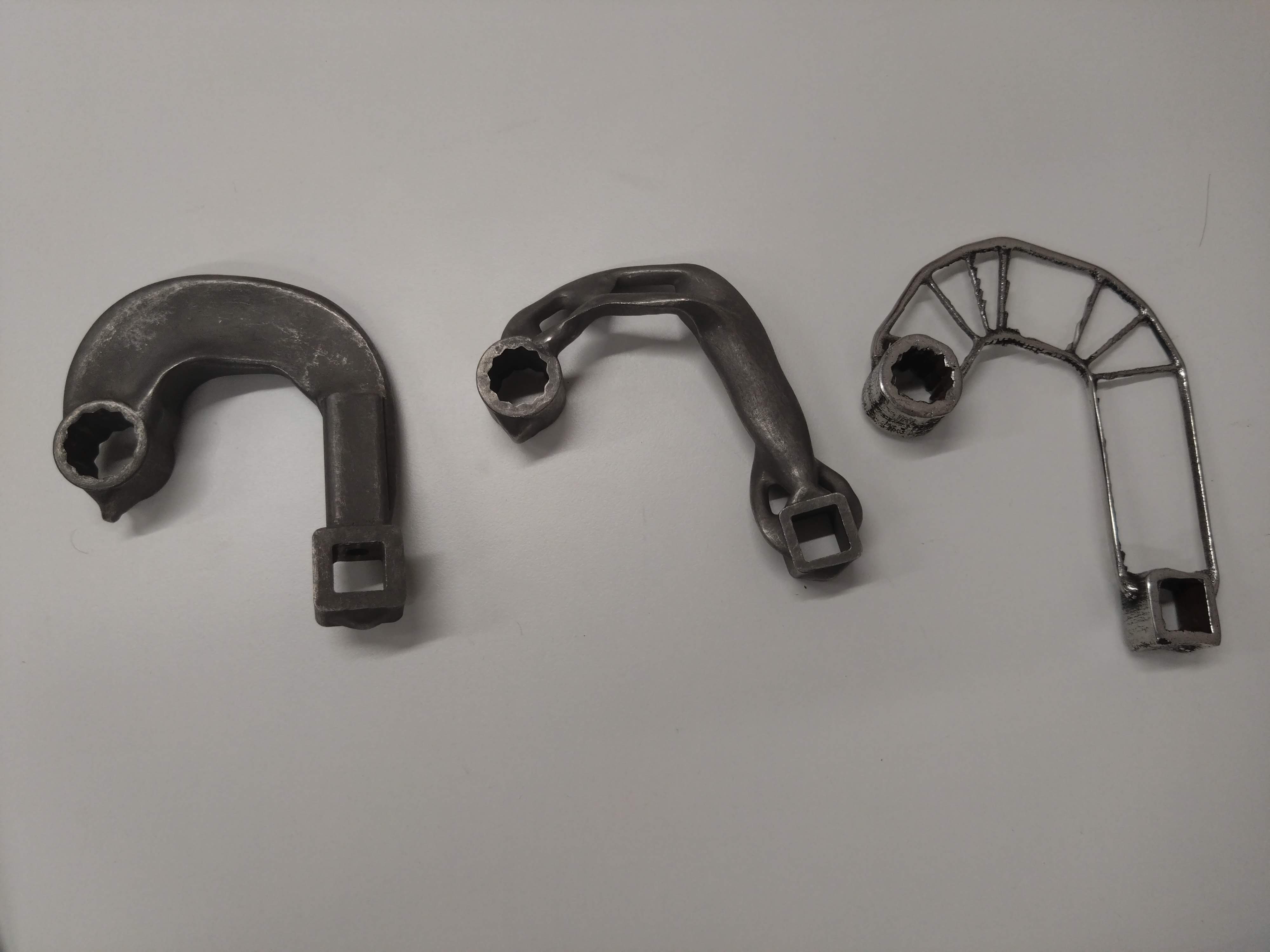 以3D打印技術度身訂造的工具，專門用於收緊波音 777客機其中一件零件