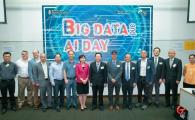 Dr Tieniu Tan, Vice Minister of the Liaison Office of the Central People’s Government in HKSAR (7th from right), HKUST President Prof Tony F Chan (6th from right), Vice-President for Research and Graduate Studies Prof Nancy Ip (7th from left), Dean of Engineering Prof Tim Cheng (5th from right), Prof Qiang Yang, Head of the Department of Computer Science & Engineering and Director of the Big Data Institute (4th from right), with world-class academic and industry leaders in Big Data and AI fields, and HKUST 