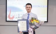 At the award ceremony, Dr. Yin Ran shared his rewarding experience in the engineering research journey at HKUST with other postgraduate research students.