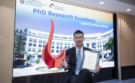 Award winner Dr. Shao Jiawei shared his valuable research experiences and the challenges he faced with current research postgraduate students at the PhD Research Excellence Award Ceremony on May 30. 
