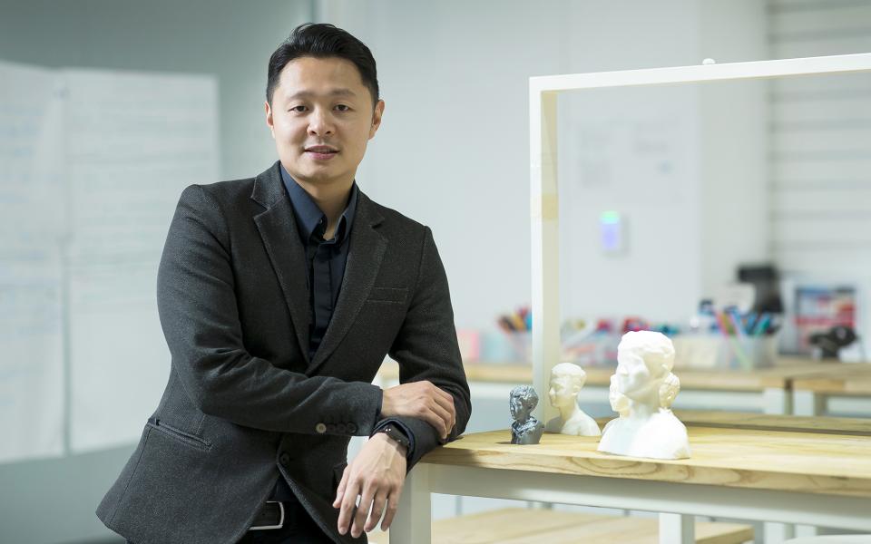 Sai-Kit brings his experiences from the US and Singapore to the newly established pioneering Division of Integrative Systems and Design at HKUST.