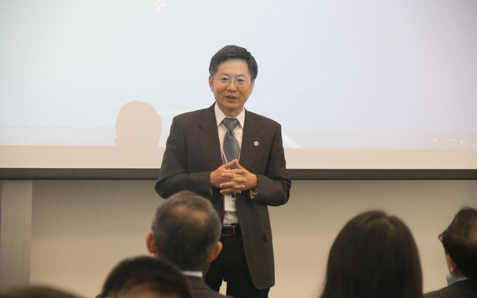 Prof Feng Chen, Associate Dean of College of Engineering, Peking University, delivered opening remarks at the forum. 