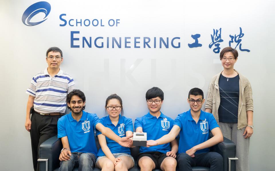 Team of “Gas Sensor for H. pylori Bacteria Detection” (From left) Prof Yi-Kuen LEE, Associate Professor of Mechanical and Aerospace Engineering, HKUST Akshay RANJIT, Year 4 Student in Mechanical Engineering, HKUST Paige PEI, Year 4 Student in Mechanical Engineering, HKUST Louis LIU, Year 4 Student in Mechanical Engineering, HKUST Parth KAPUR, Year 4 Student in Mechanical Engineering, HKUST Prof Ying CHAU, Associate Professor of Chemical and Biomolecular Engineering, HKUST