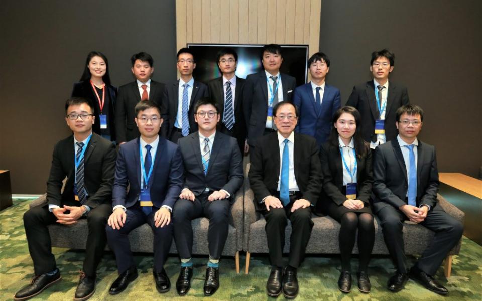 Meeting with Turing Award winner Prof. Andrew Yao Chi-Chih at the Computing in the 21st Century Conference hosted by MSRA.