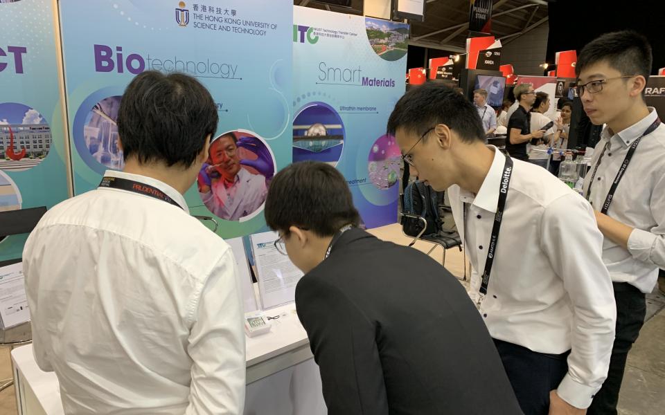 HKUST Research Team introduced their technology to visitors at Singapore Week of Innovation and Technology