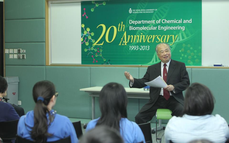 Sir CK Chow talks with CBME students and faculty about his career path “From a Chemical Engineer to Chairman of Hong Kong Exchanges and Clearing” on the 12th of April 2013.