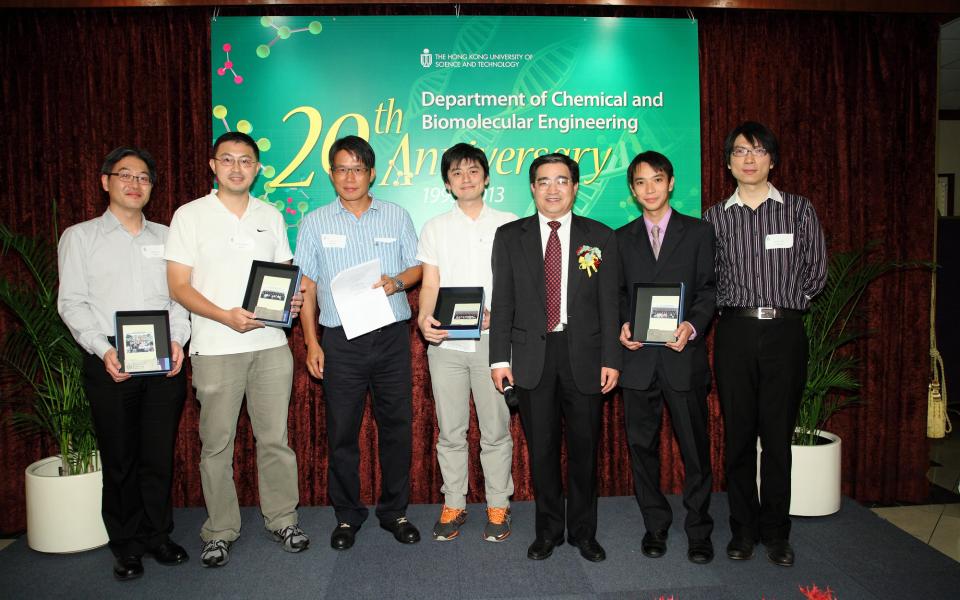 Alumni Service Appreciation Presentation: (From left) Benny Lam, Harry Lee, Prof David Hui, Michael Lee, Prof Guohua Chen, Adrian Leung, Prof Henry Lam, during the banquet on the 5th of October 2013.