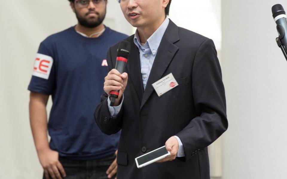 Professor Tim WOO, Director of Center for Global & Community Engagement, thanked all the senior members of Robotics Team for their efforts and contributions to the 6th Robot Design Contest.