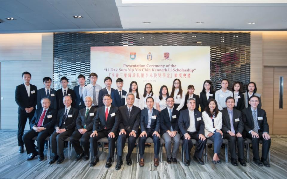 The ceremony was officiated by Professor Wei Shyy (5th left), Acting President of HKUST and Mr Kenneth Li (6th left), Managing Director of Carlton City Hotel Singapore. Prof Rocky S. Tuan (4th left), Vice-Chancellor and President of CUHK, Prof Paul Tam (3rd left), Acting President and Vice-Chancellor of HKU, Mr Tang King Chi (2nd right) and Mr Wong King Hung (1st right), principals of the two Ning Po colleges also attended the ceremony.