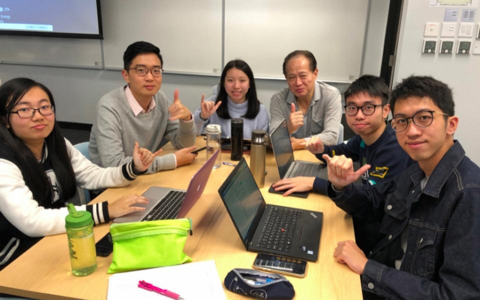 Mr. Julius CHOI (third-right) enrolled in the course SUST1000 - Introduction to Sustainability and participated in group discussion