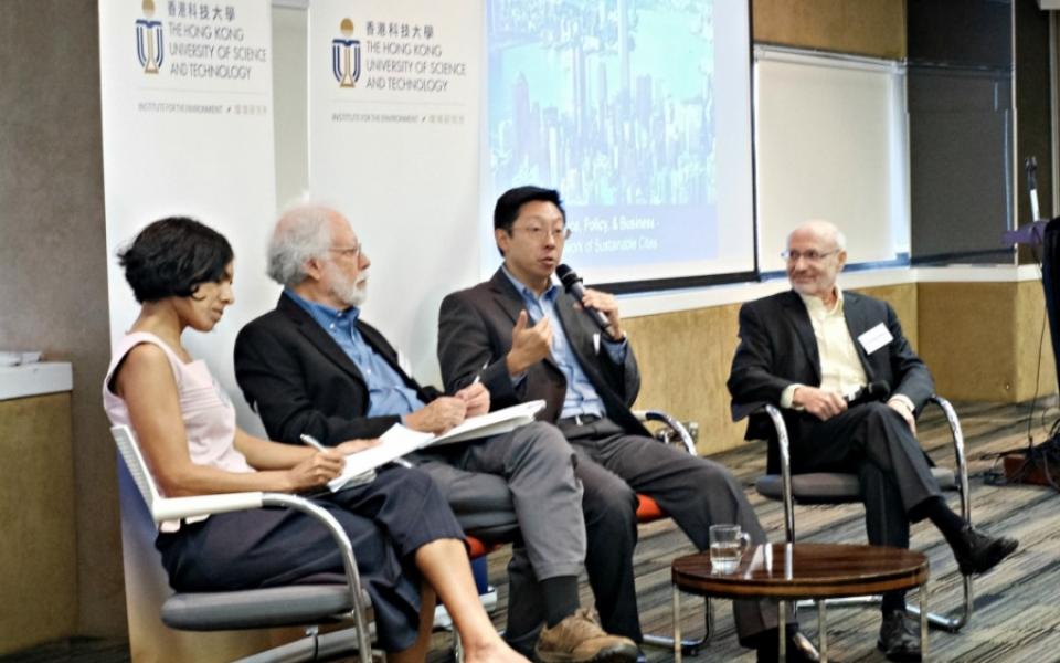 Prof. Robert Gottlieb (2nd left), Emeritus Professor of Urban and Environmental Policy, and founder and former Director of the Urban & Environmental Policy Institute at Occidental College, Los Angeles, USA and Mr Simon Ng (2nd right), an environmental and transport consultant, and Fellow and former Chief Research Officer at Civic Exchange, presented their findings and discussed with the attendees