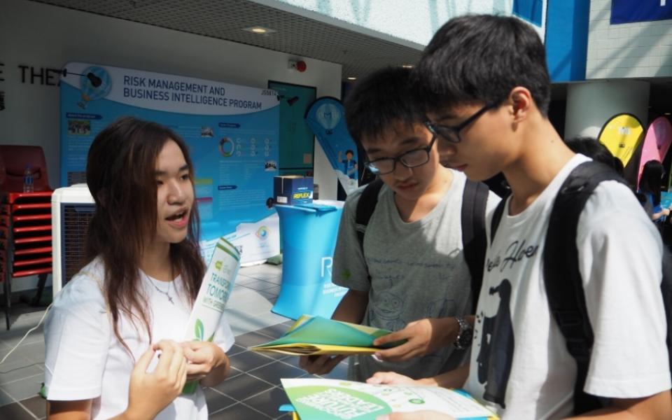 HKUST Information Day Kick-starts the Student Recruitment for 2017/18