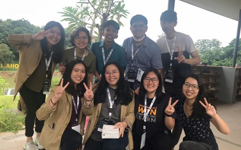  The team “Gravity Force” won Second Runner-up of the 20th Annual International System and Industrial Engineering Competition 2020 (ISEEC 2020). (From second left: Karen LAM, Suey LI and Matthew YU)  The team “Gravity Force” took photo with other participants after the final presentation (From second left: Karen LAM, Suey LI and Matthew YU)  The team “Gravity Force” made friends with other teams and had a great time in Jakarta  The team “Gravity Force” made friends with other teams and had a great time in J