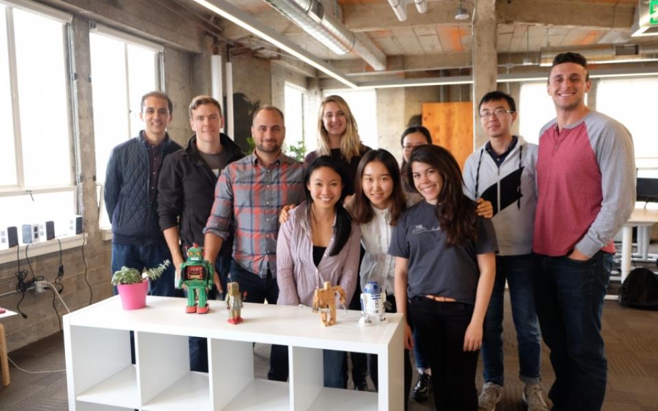 Abby YAO (middle, 1st row), T&M-DDP Year 3 student, traveled to Silicon Valley- tech-lovers’ dream workplace- to work for a venture capital fund company, Comet Labs, as an investment analyst