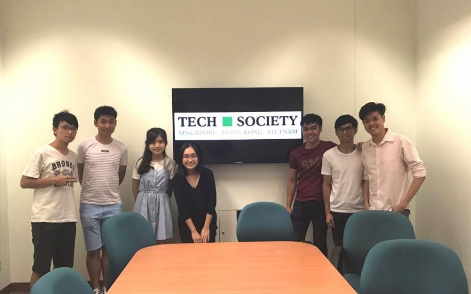 CHENG Yiu Leung (2nd left), RMBI Year 4 student, worked as summer business associate in a startup TechSociety Private Limited in Singapore which provides technology education service