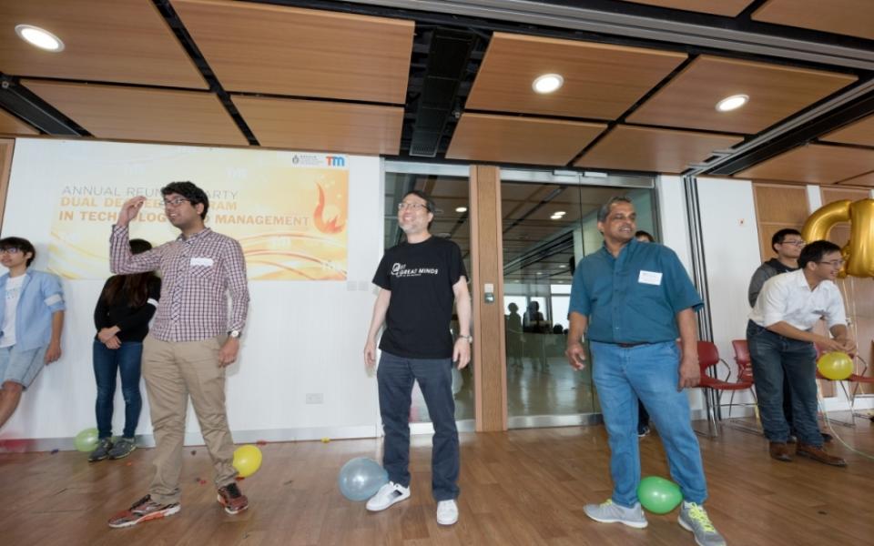 Prof. King L. CHOW (middle), Director of IPO, and Prof. Ravindra S GOONETILLEKE (right), new Co-director of T&M-DDP joined the game