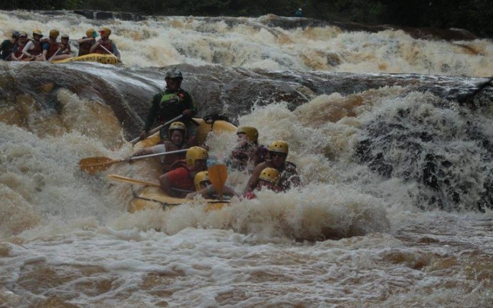 Thrilling rafting at Brotas