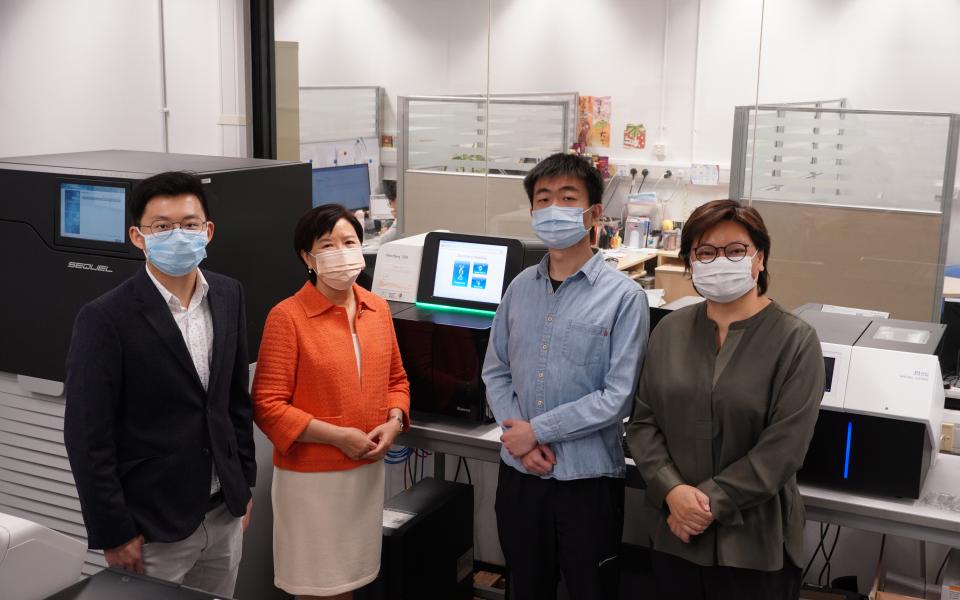 Prof. Nancy IP (second left) and her research team