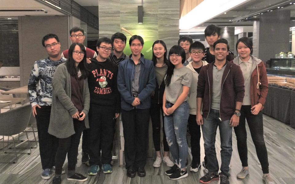 Before the pandemic, Prof. Raymond Wong used to hold meal gatherings with his undergraduate students to listen to their needs and share his insights.