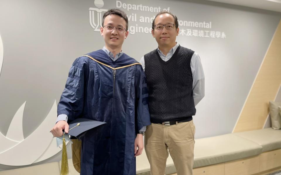 Dr. Yin Ran learned an important life lesson from his PhD advisor Prof. Shang Chii (right), who taught him how to catch a fish instead of giving him a fish.