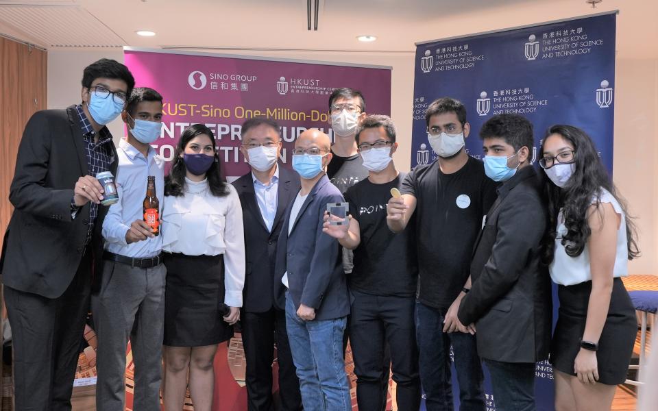 A group photo of Acting Director of Entrepreneurship Center, Mr. Donny SIU (5th left), Mr. Andrew YOUNG (4th left), Associate Director (Innovation) of the Sino Group, and the winners.