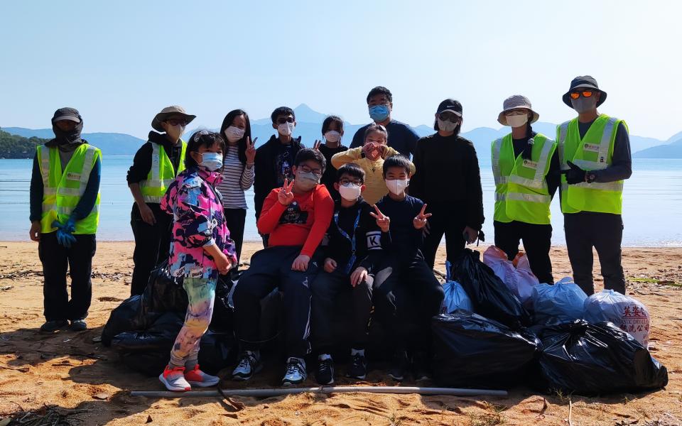 Matthew brought a group of kids to the beach cleaning program