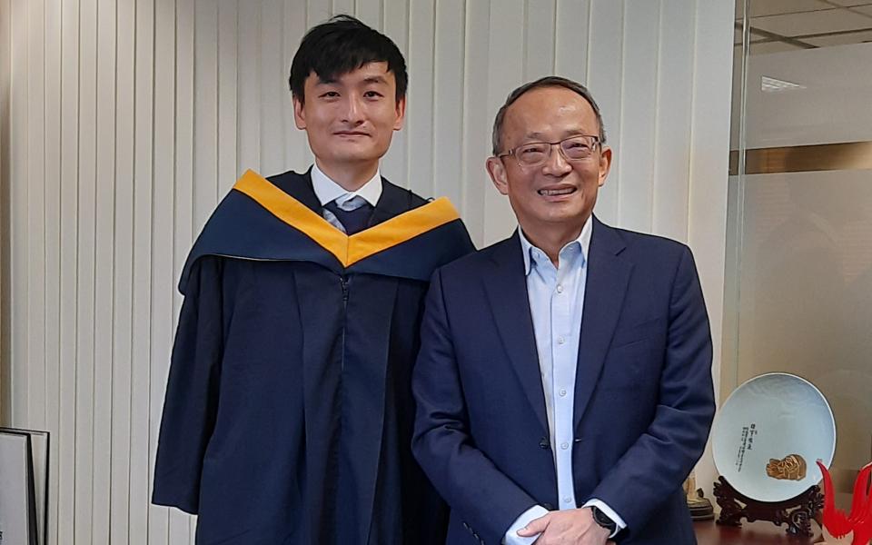 Binnie and Prof. Tim Cheng, HKUST Vice-President for Research and Development and former Dean of Engineering 