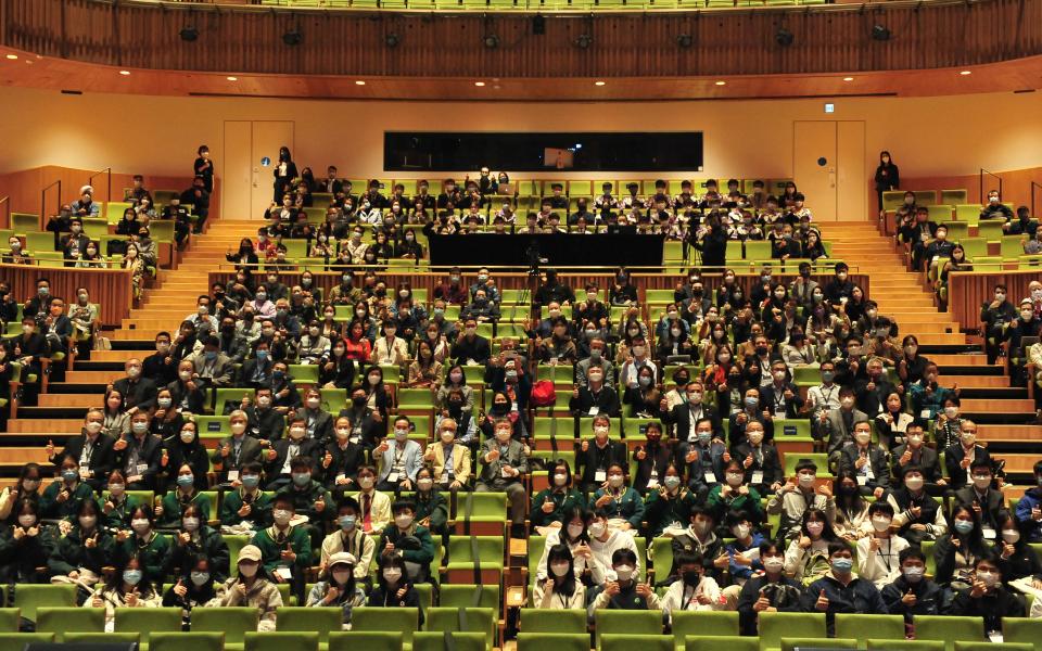 About 1,000 participants, including government officials, business executives, financiers, investors, technologists, and climate action practitioners discuss Hong Kong’s adaptation and resilience planning in the face of climate change with scholars of HKUST at the University’s three-day Climate Adaptation and Resilience Conference (CARE2022) which was kick-started today. 