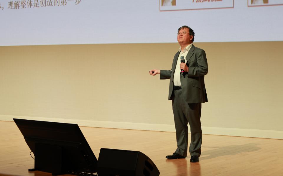 In his plenary session, Prof. Guo Yike, HKUST Provost and Chair Professor of Computer Science and Engineering, spoke on “An AI-based CBE: From a Computing Scientist Perspective”.