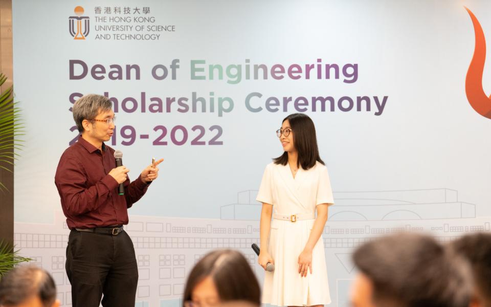 科大機械人競賽團隊指導老師胡錦添教授，和其中一名隊員兼2021年的獎學金得主盧曉澄同學分享了過往的參賽經驗和得着。