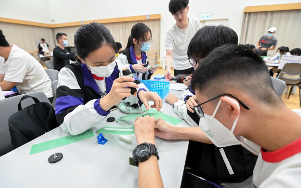 Participants assembled the underwater robot at the final competition. All materials were provided by HKUST and the teams had to build the robot on-site with no prior preparation.