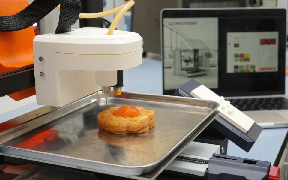 3D-printing Mooncakes with AI by ISD Postgraduate Students