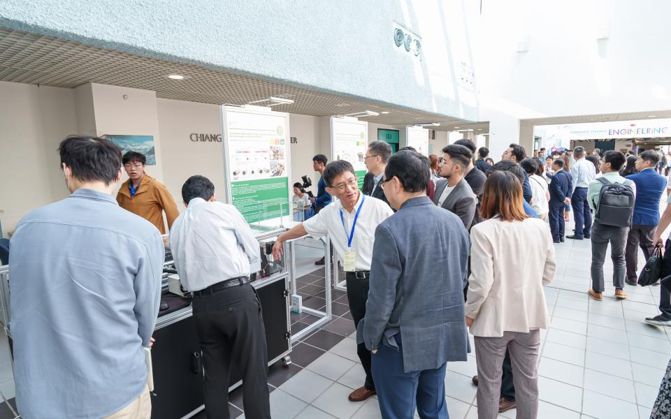 10 project booths were showcased at the concourse area outside LTJ highlighting some of our SSC projects focusing on net-zero carbon emissions with cutting-edge technologies. 