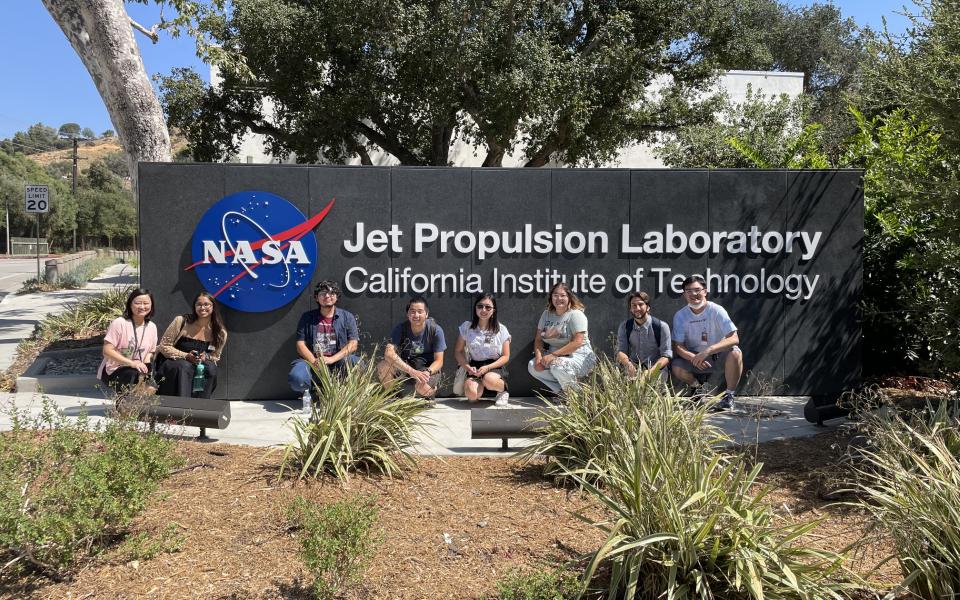 Prof. Su (first left) together with University of California, Los Angeles (UCLA) interns at the Jet Propulsion Lab, where she worked for 17 years before joining HKUST School of Engineering in 2022.