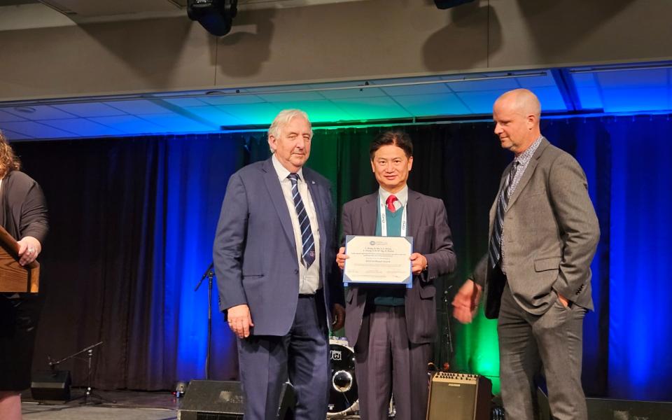 Prof. Charles Ng (center) received the Fredlund Award 2022 at the annual meeting of the Canadian Geotechnical Society in October 2023.