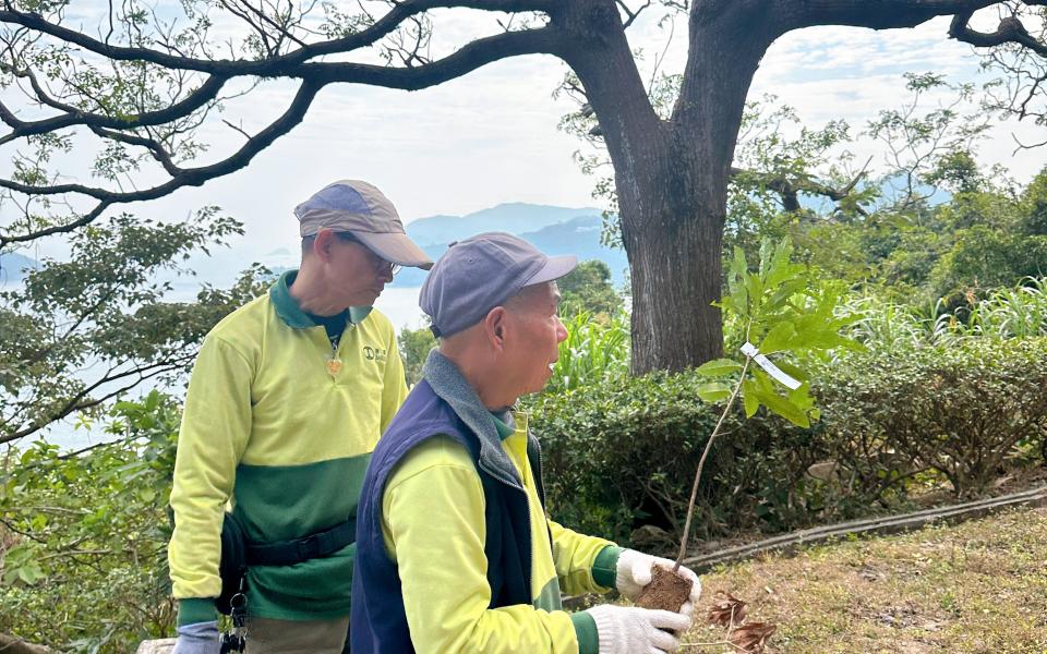 The event started with demonstration by landscaping contractor.