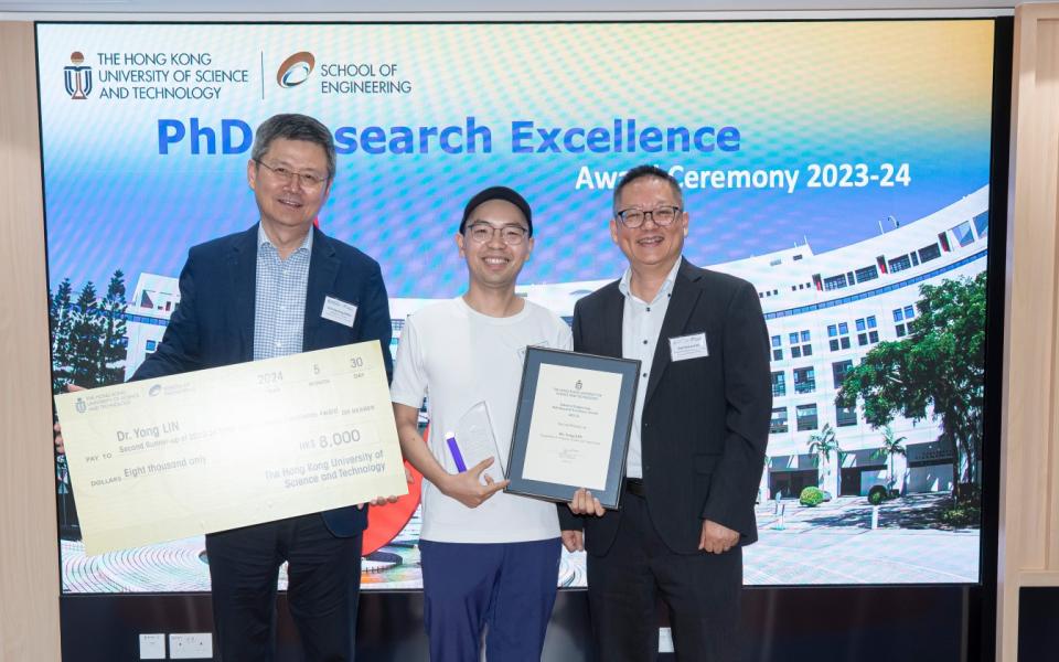 Dr. Lin Yong (center), a 2024 PhD graduate in Computer Science and Engineering (CSE), is the Second Runner-up. He received a trophy, a certificate, and a cash prize of HK$8,000 from Prof. Richard So (right), Associate Dean of Engineering (Research & Graduate Studies). Also pictured was CSE Department Head Prof. Zhou Xiaofang (left).