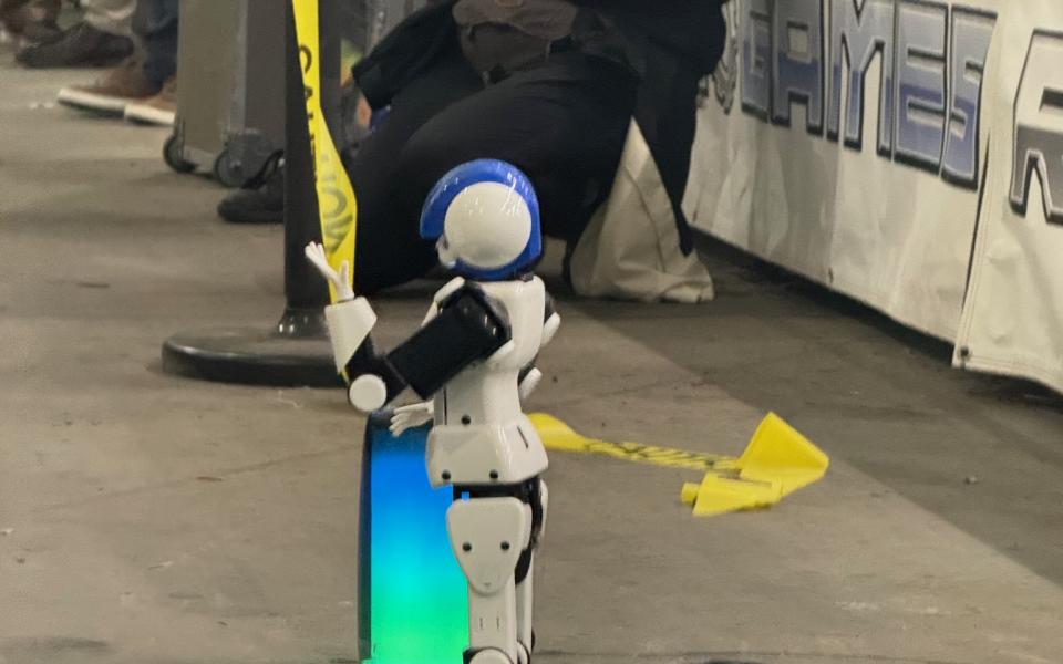 The HKUST team sent out two robots in the Humanoid – Freestyle (Kit) event to perform music and dance shows and won the gold and silver medals.