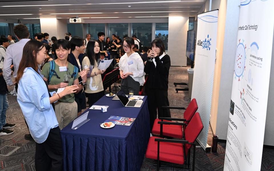 The event showcased an exciting array of 10 high-tech start-ups and enterprises founded by SENG members.