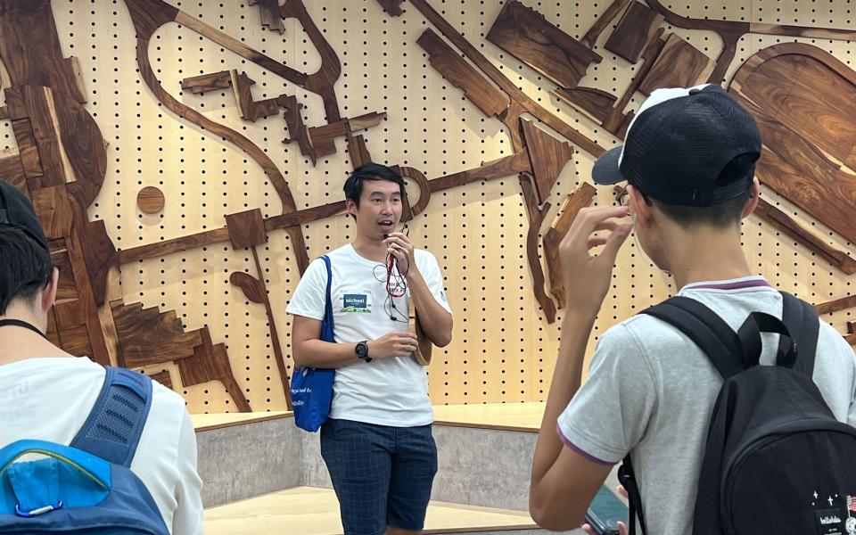 The training equipped us docents with skillsets including route planning and storytelling techniques aimed at not only entertaining and educating but also fostering a deep connection between our participants and the natural surroundings of HKUST.