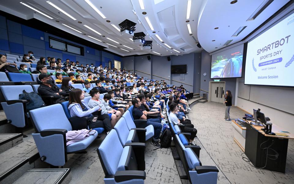 The opening ceremony of “HKUST-ExxonMobil iSTEAM Program 2024 – Smartbot Sports Day”