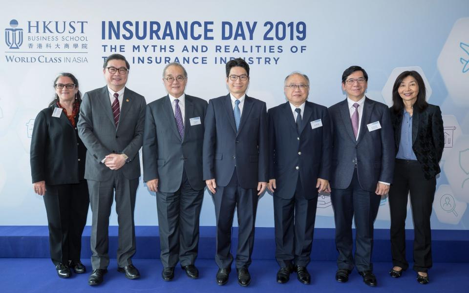 The guests of honors Mr. Joseph CHAN Ho-Lim and Dr. Moses CHENG, Chairman of the Insurance Authority (fourth and third left), with representatives of HKUST: Mr. Andrew LIAO Cheung-Sing, Council Chairman (third right); Dr. Samuel YUNG, Council Member (second right); Prof. Sabrina LIN, Vice-President for Institutional Advancement (first right); Prof. TAM Kar-Yan, Dean of HKUST Business School (second left); and Prof. Veronique LAFON-VINAIS, Executive Director, Career Development & Corporate Outreach of HKUST 