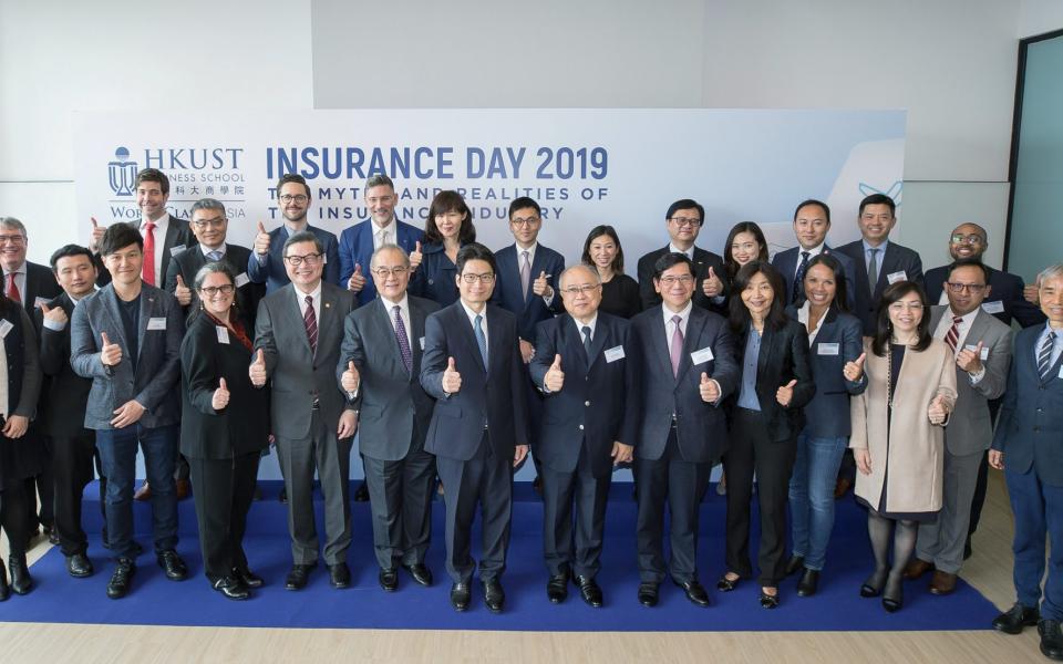 Group photo with representatives of participating insurance companies.