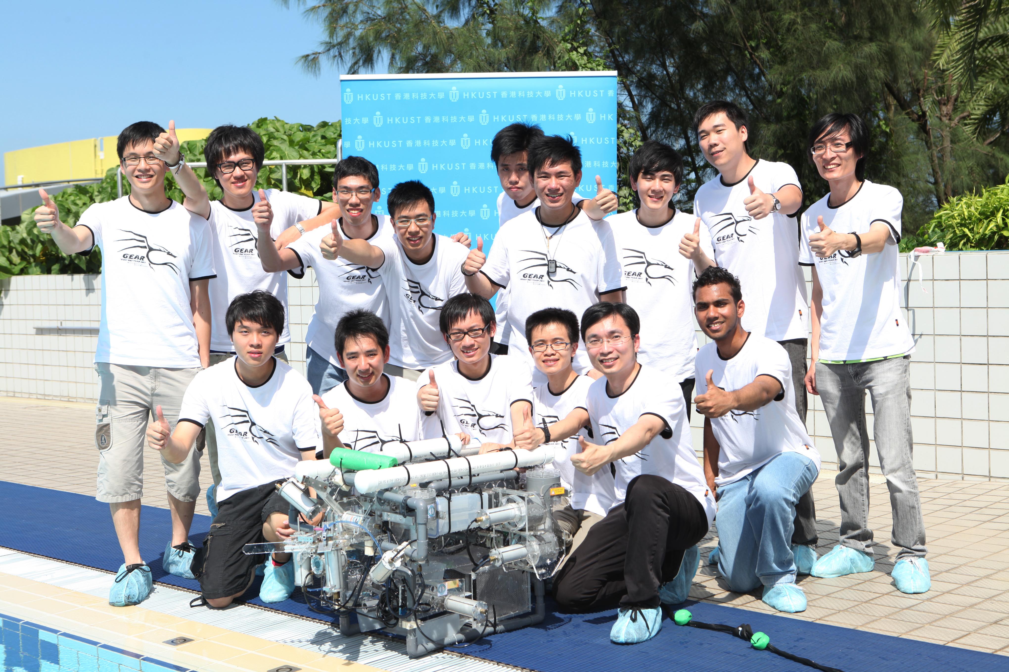 Prof Tim Woo of School of Engineering (second from right in front row) and the “GEAR” team of HKUST.