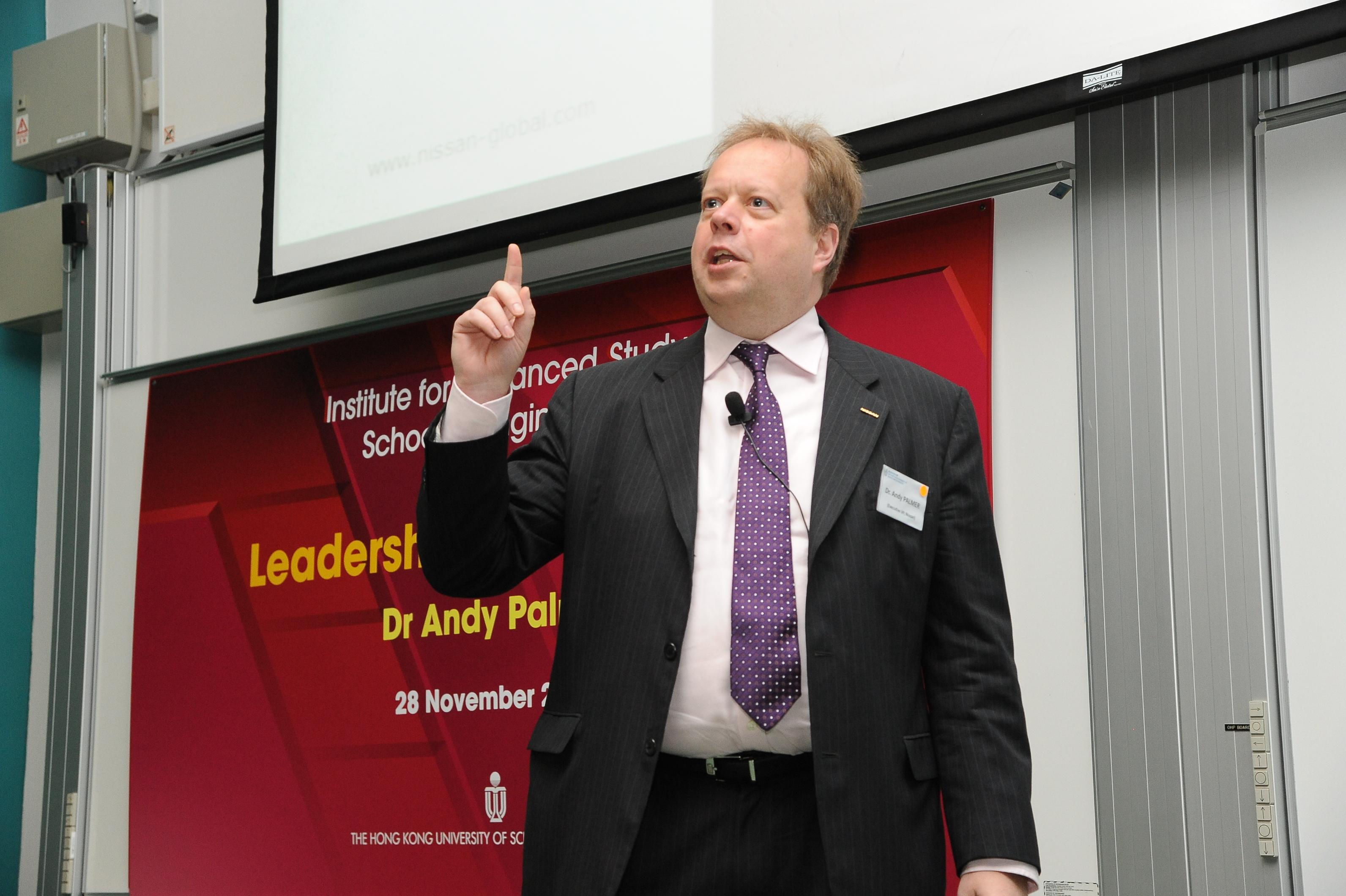 Dr Andy Palmer delivering his lecture on "Leadership of Innovation"