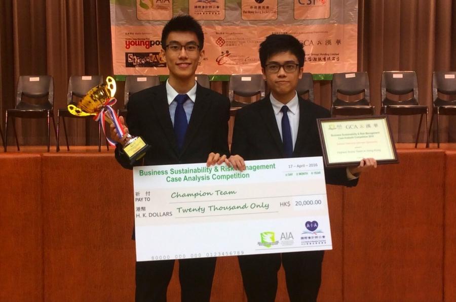 Charles WONG (left) and Ricky CHAN (right), Year 3 students of Risk Management & Business Intelligence (RMBI) Program, won the Champion of the Business Sustainability & Risk Management Case Analysis Competition 2016 organized by The Association of International Accountants (AIA) – Hong Kong Branch.