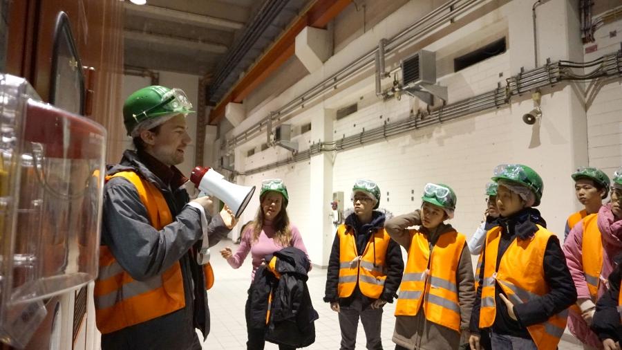 Students visited the incineration facility of Cologne to understand how German manages waste and turns garbage into energy