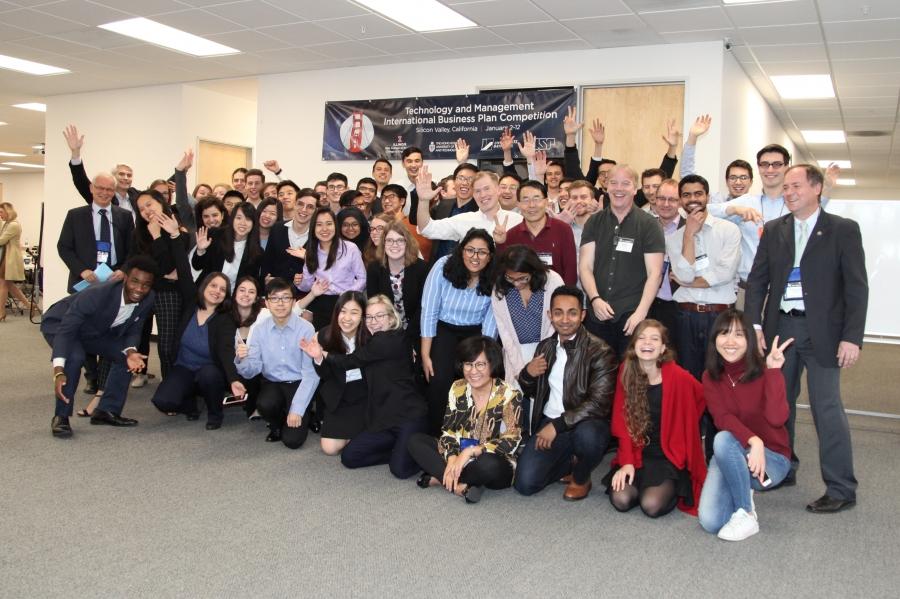 Students from Dual Degree Program in Technology & Management of HKUST, University of Illinois at Urbana-Champaign of USA, University of Bayreuth of Germany and University of Sao Paulo of Brazil joined the competition