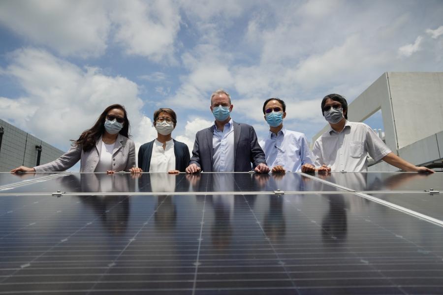 (From left) Mrs. Maria LEUNG, Chief Executive Projects Director of Widex Technology Development, Prof. Christine LOH, Chief Development Strategist of ENVR, Prof. Davis BOOKHART, Head of Sustainability and Adjunct Assistant Professor of ENVR, Prof. Jimmy FUNG, Head of ENVR, and Prof. Alexis LAU, Chair Professor of ENVR