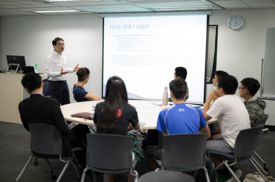 Mr Raymond NGAI, Head of IT Infrastructure and Operation Services of The Hong Kong Jockey Club presented his insider tips of Information Technology industry